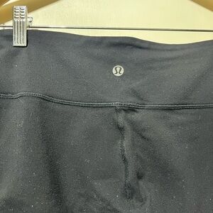 Lululemon Black Low Rise Capri leggings